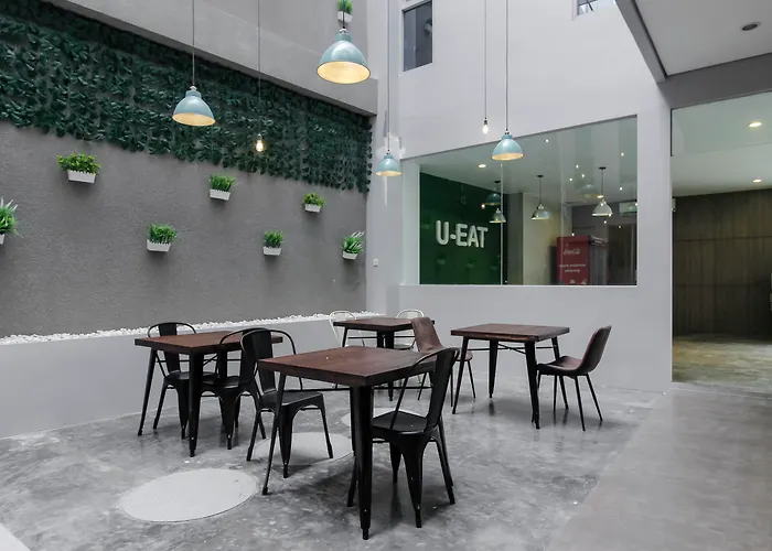 Reddoorz Plus Near Tebet Jakarta